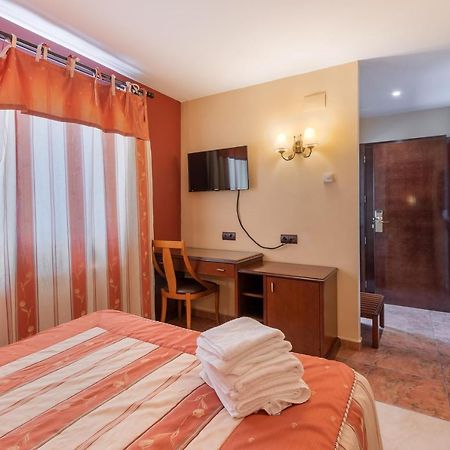 Hotel Puerta De Javalambre La Puebla De Valverde Eksteriør billede