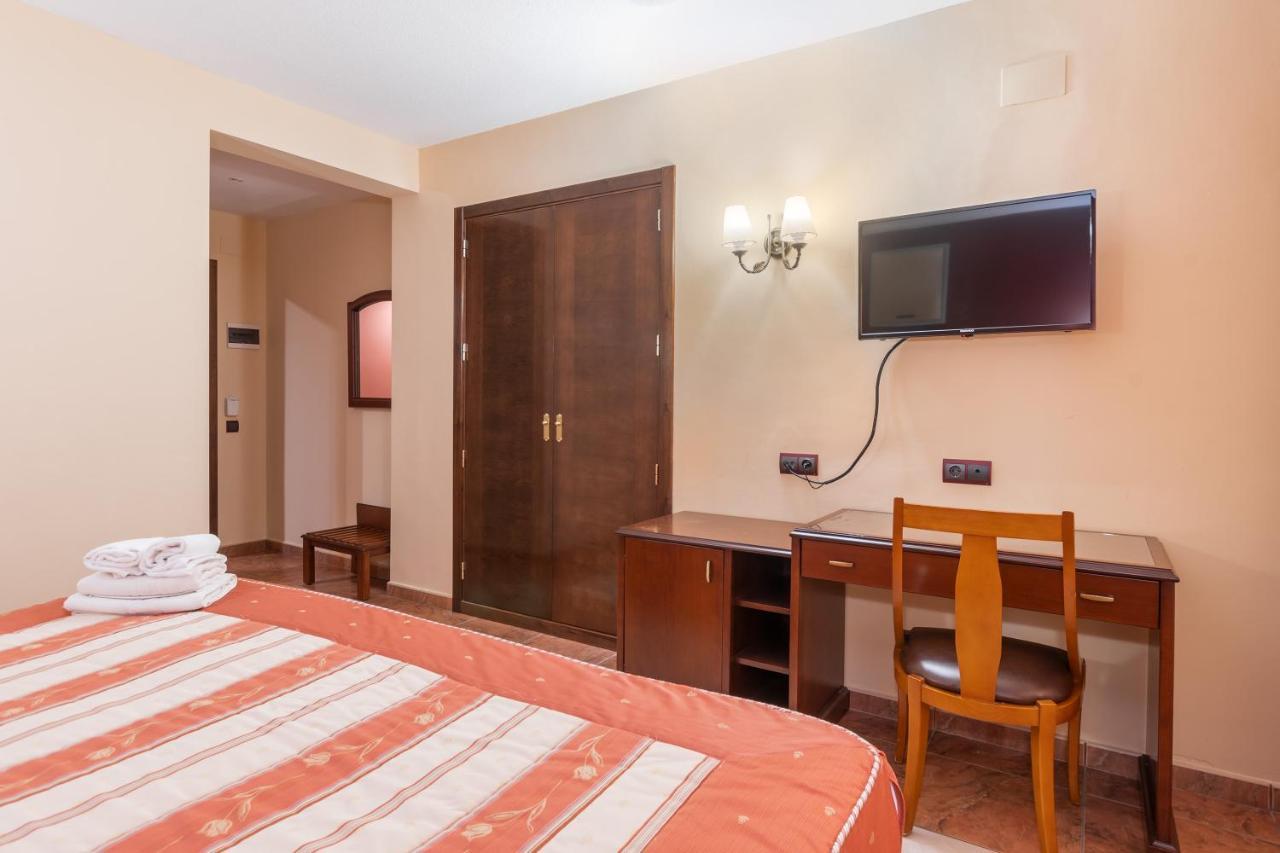 Hotel Puerta De Javalambre La Puebla De Valverde Eksteriør billede