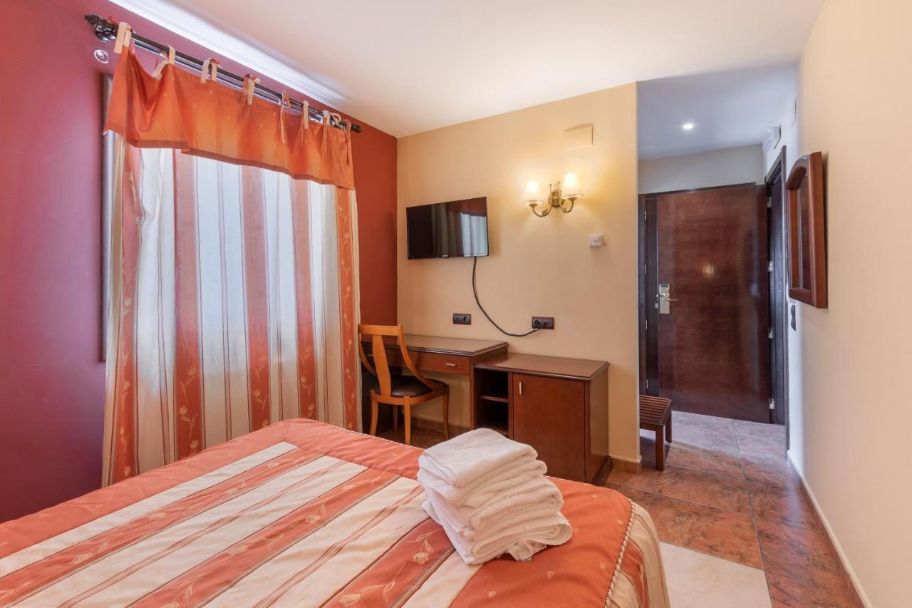 Hotel Puerta De Javalambre La Puebla De Valverde Eksteriør billede