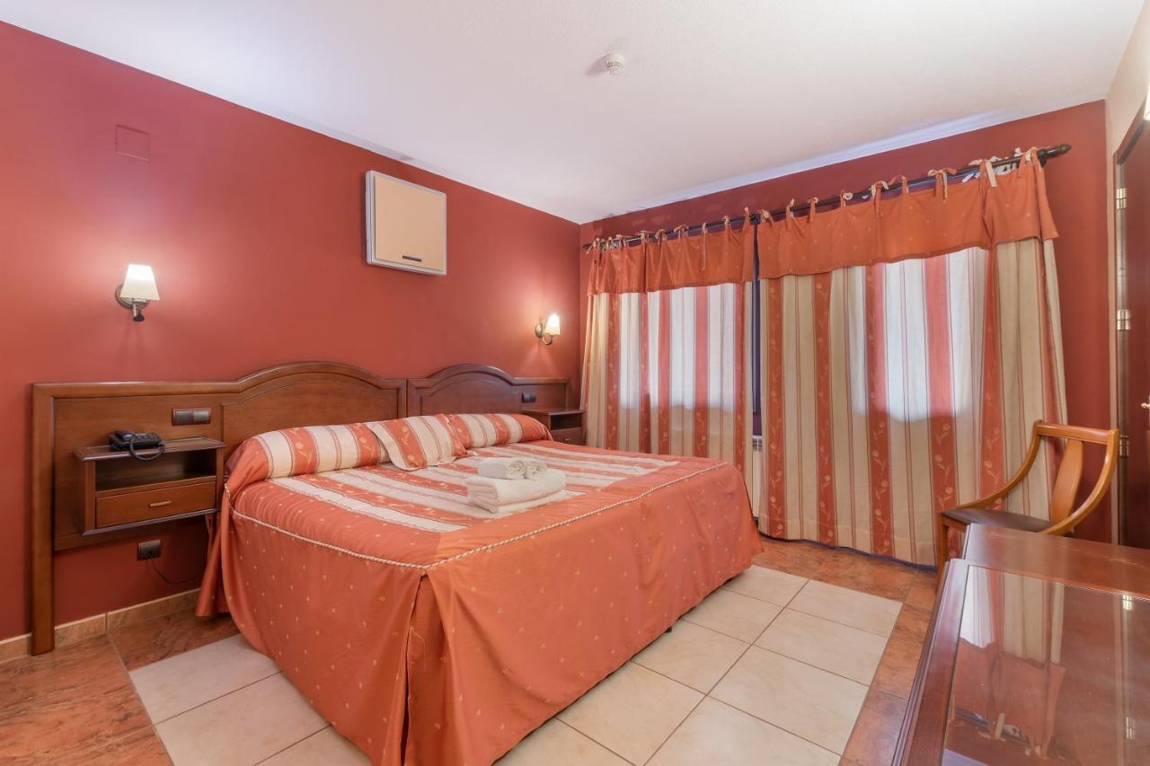 Hotel Puerta De Javalambre La Puebla De Valverde Eksteriør billede