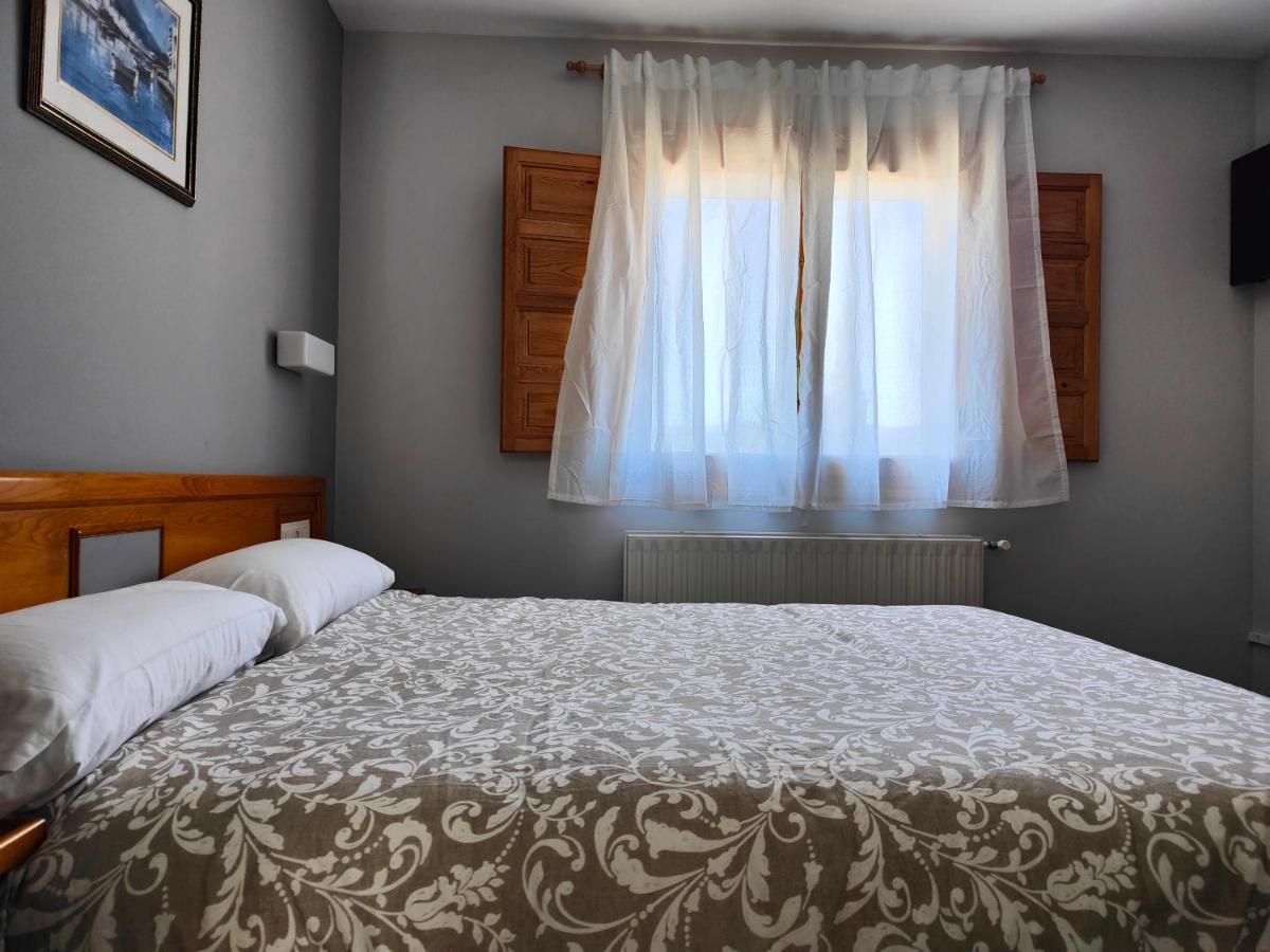 Hotel Puerta De Javalambre La Puebla De Valverde Eksteriør billede