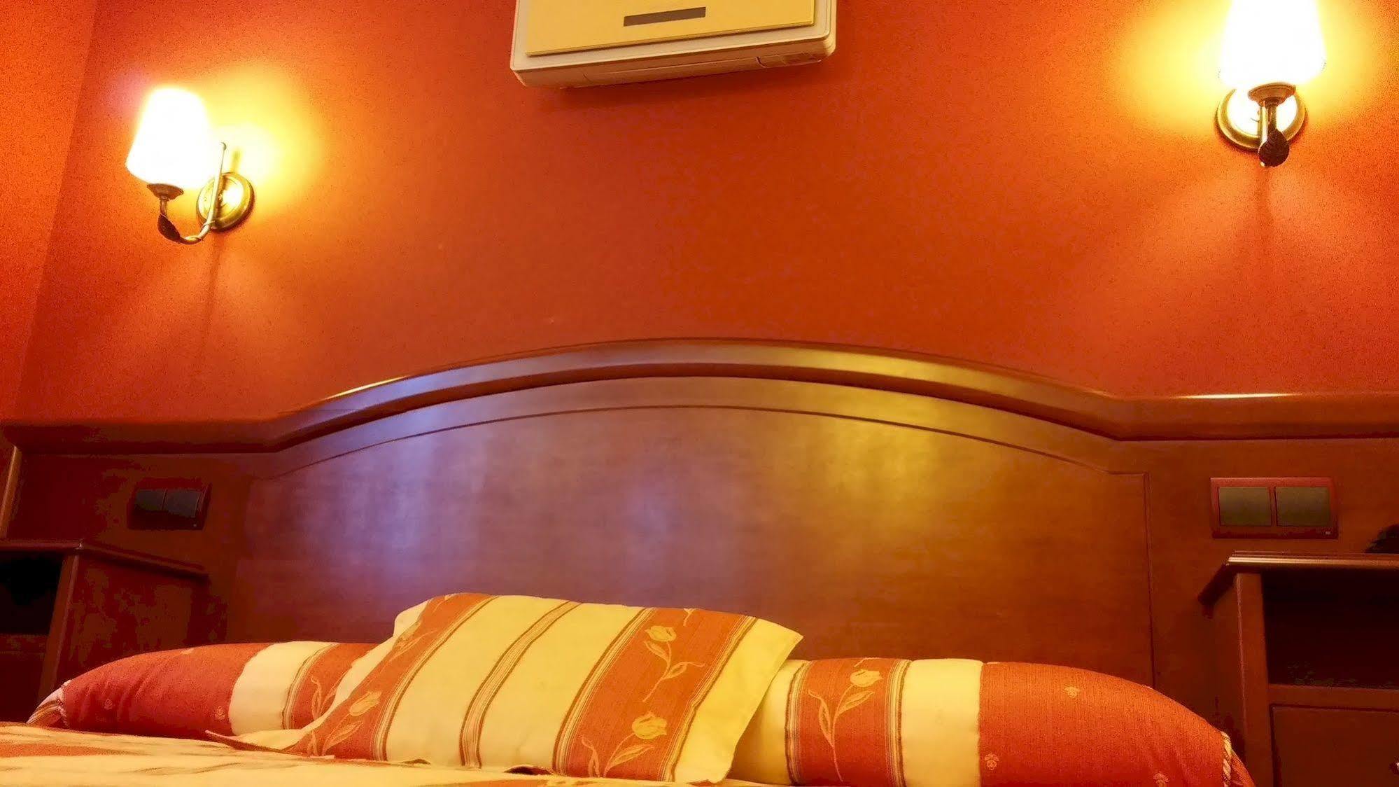 Hotel Puerta De Javalambre La Puebla De Valverde Eksteriør billede